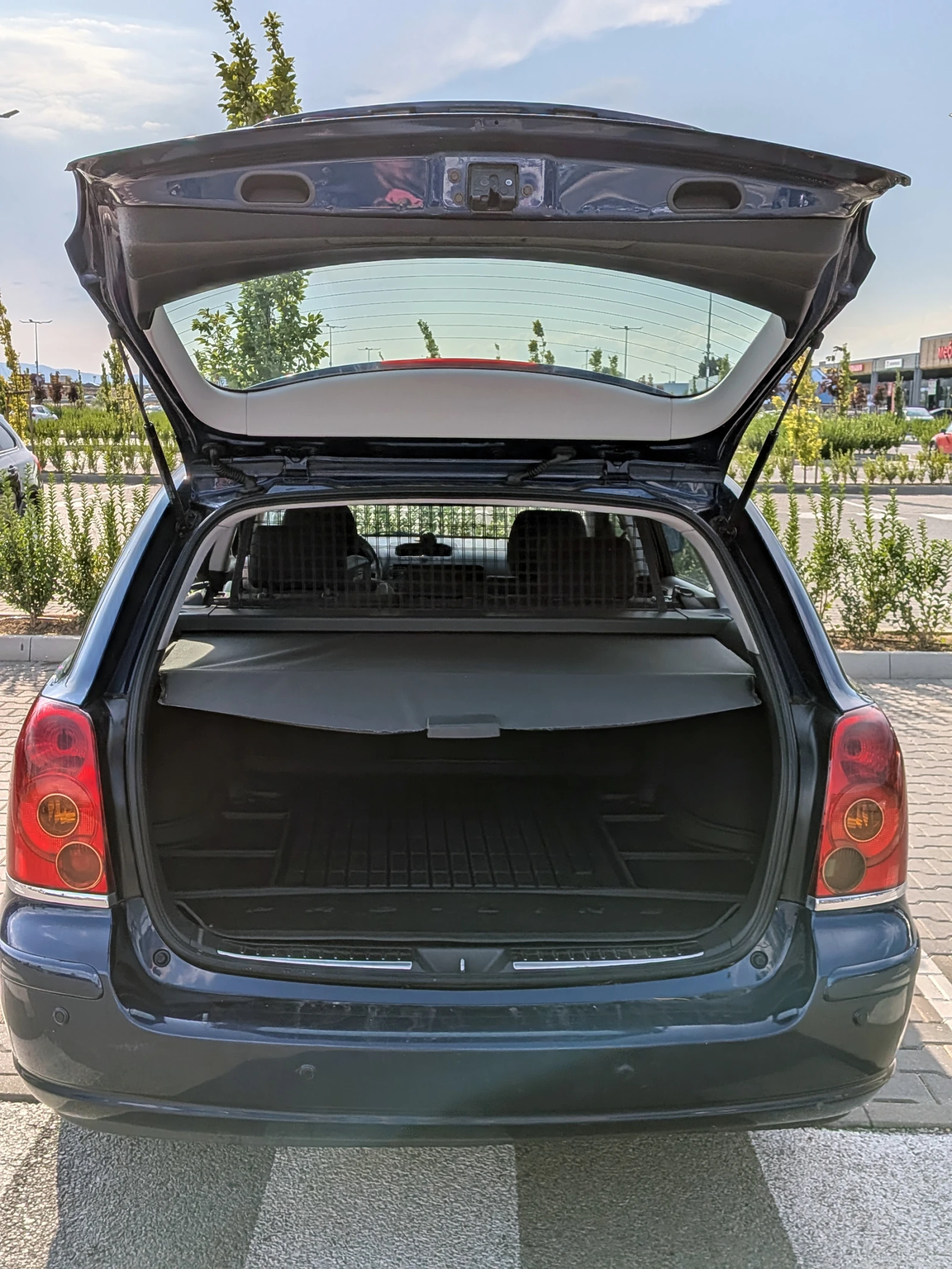 Toyota Avensis, снимка 9 - Автомобили и джипове - 55657653