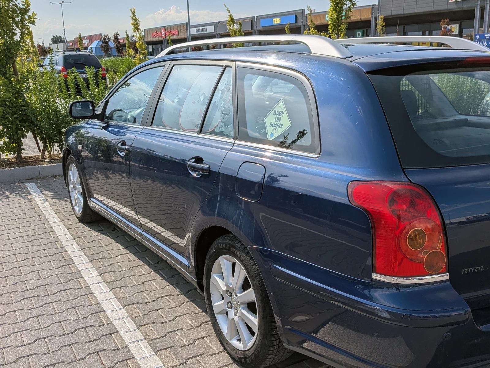 Toyota Avensis, снимка 8 - Автомобили и джипове - 55657653