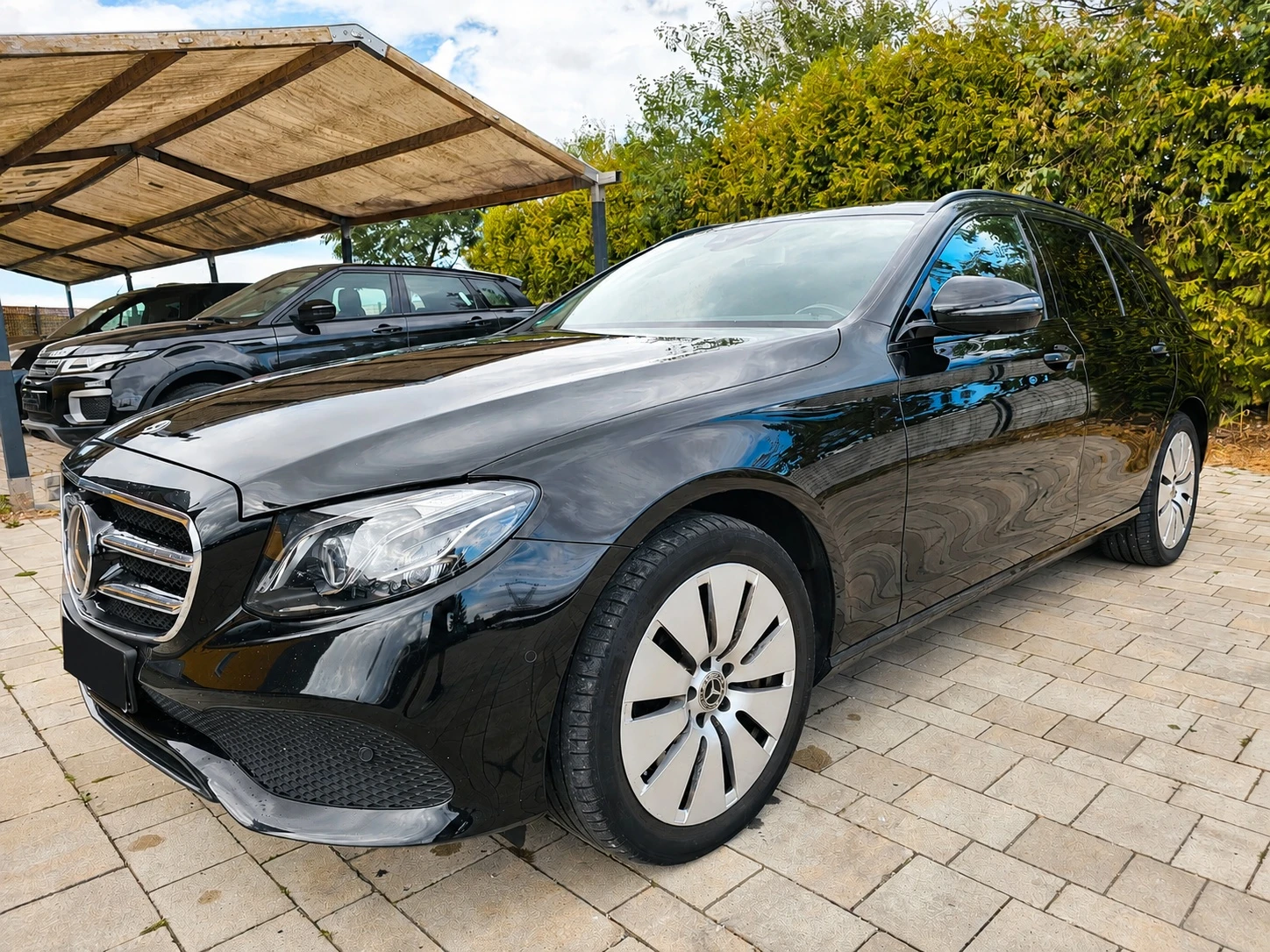 Mercedes-Benz E 400 4Matic, снимка 2 - Автомобили и джипове - 55786221