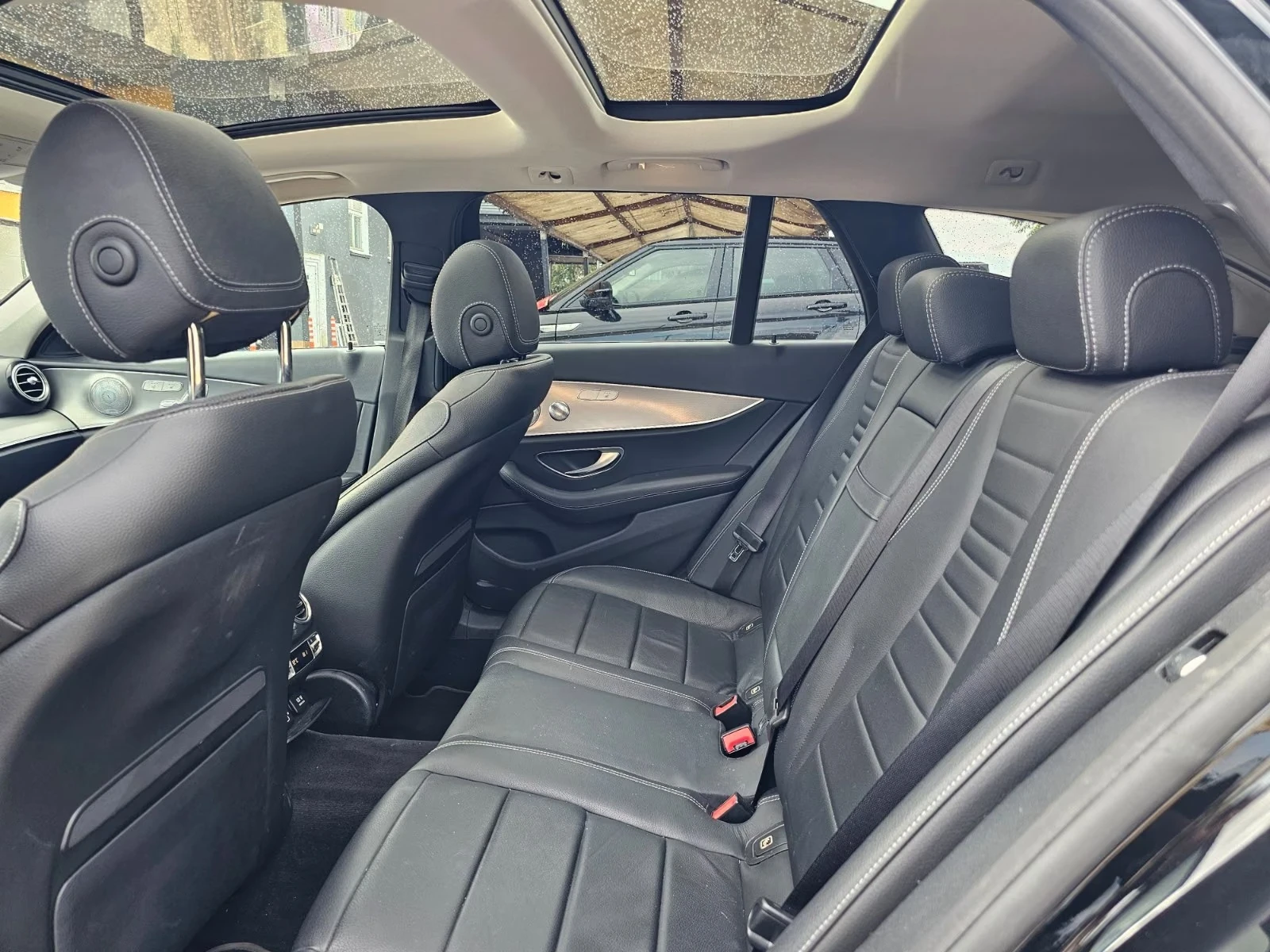 Mercedes-Benz E 400 4Matic, снимка 4 - Автомобили и джипове - 55786221