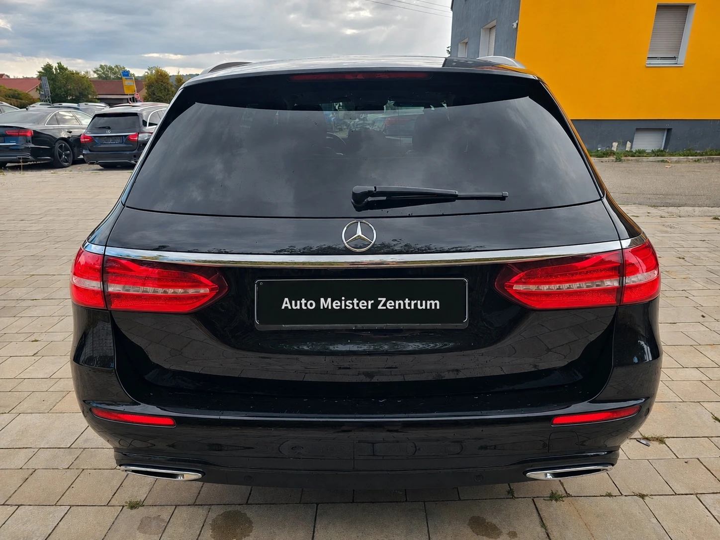 Mercedes-Benz E 400 4Matic, снимка 10 - Автомобили и джипове - 55786221