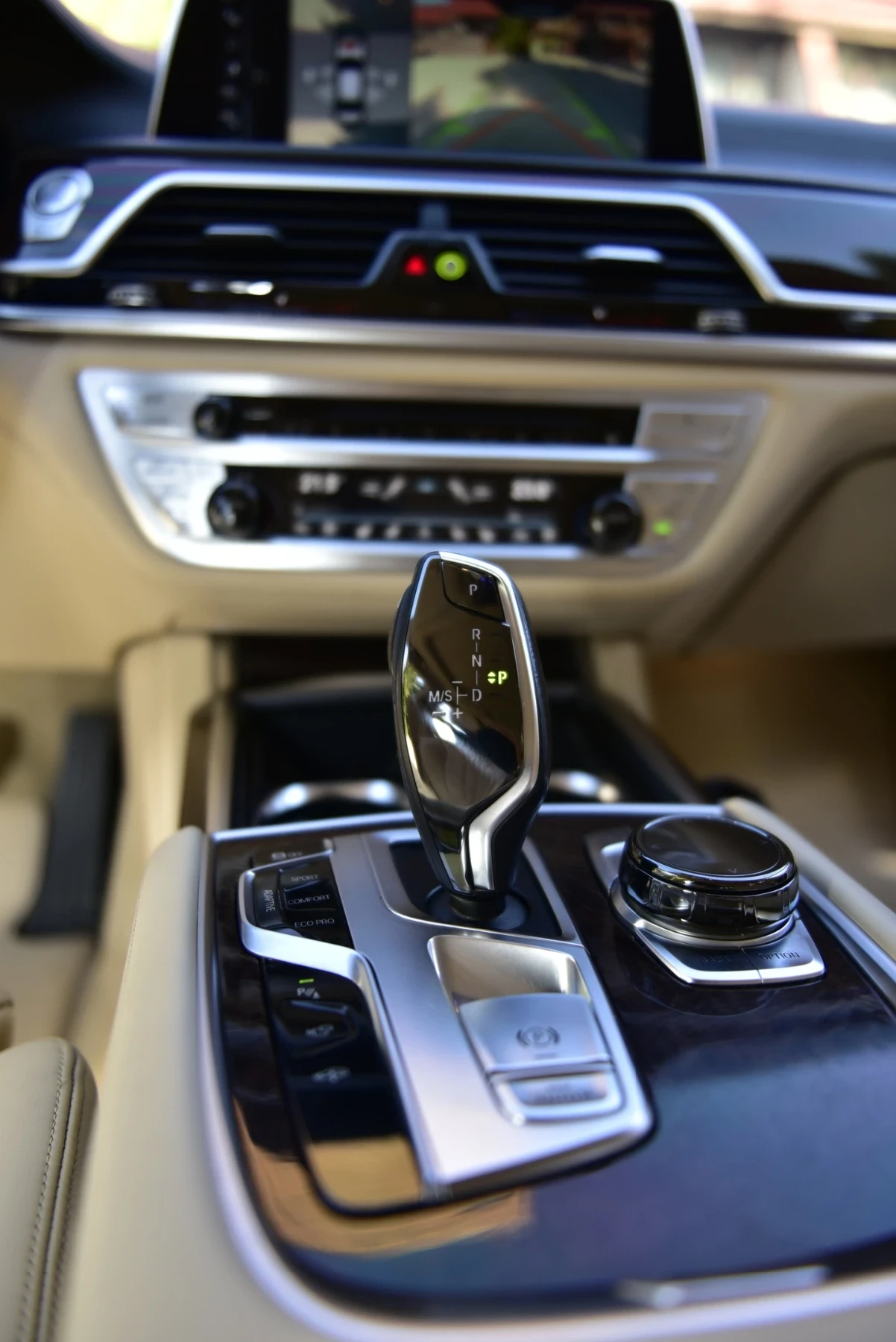 BMW 750 750 Li xDrive (4x4), снимка 5 - Автомобили и джипове - 56073964