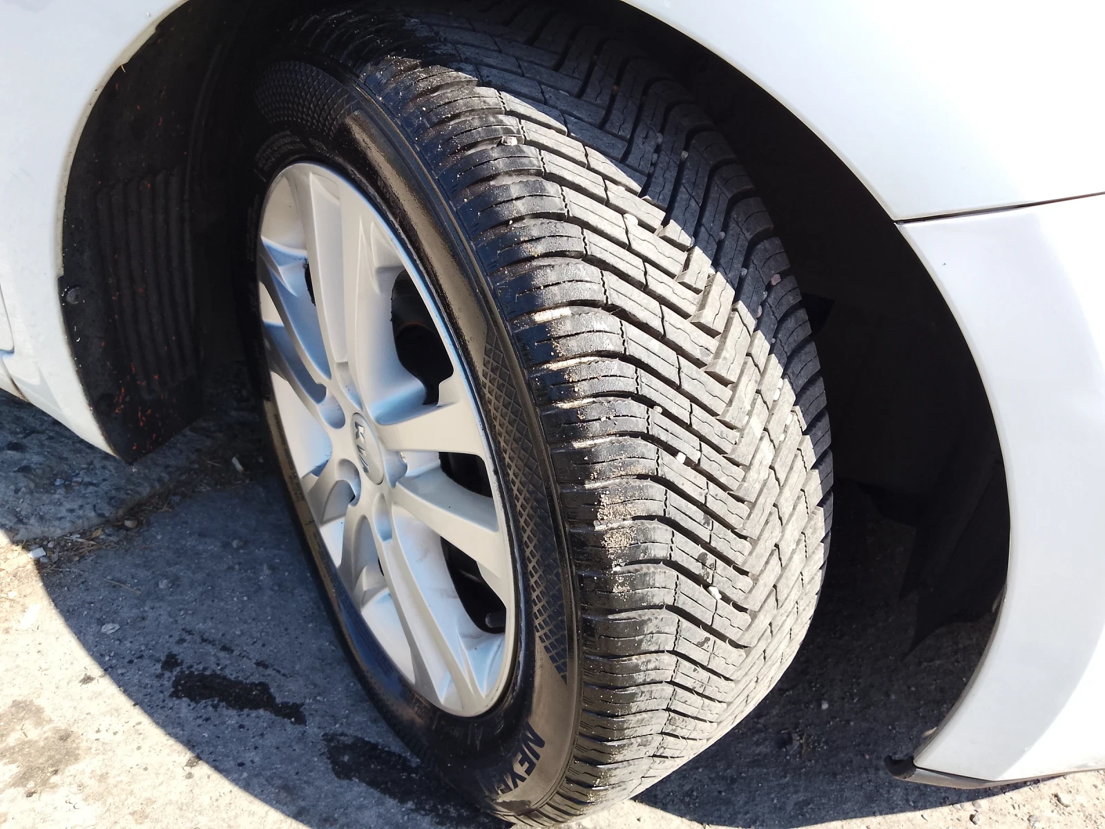 Kia Ceed 1.6 CRDI, снимка 16 - Автомобили и джипове - 56099716