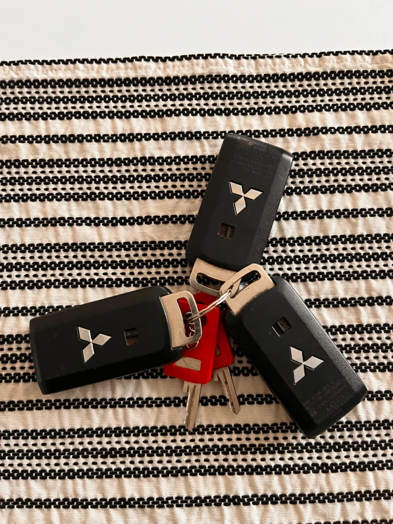 Mitsubishi Outlander, снимка 13 - Автомобили и джипове - 52652615