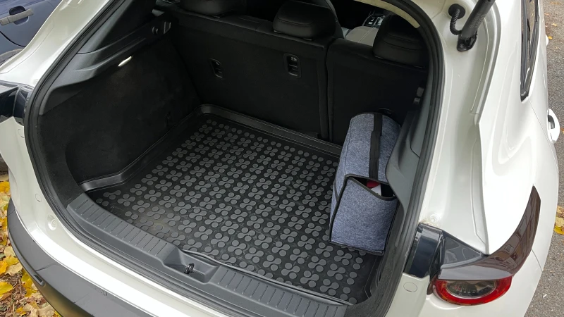 Mazda CX-30 2.5 TURBO PREMIUM PLUS Всички Екстри, снимка 13 - Автомобили и джипове - 52339852