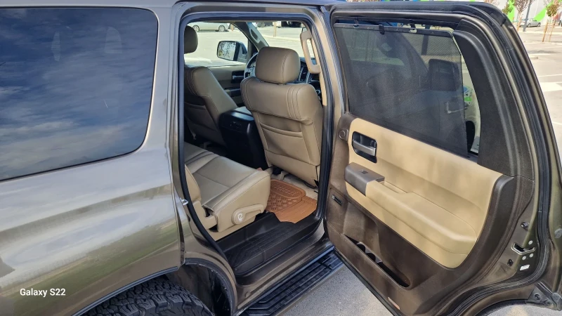 Toyota Sequoia Limited 5.7 i-FORCE V8, снимка 10 - Автомобили и джипове - 52542883