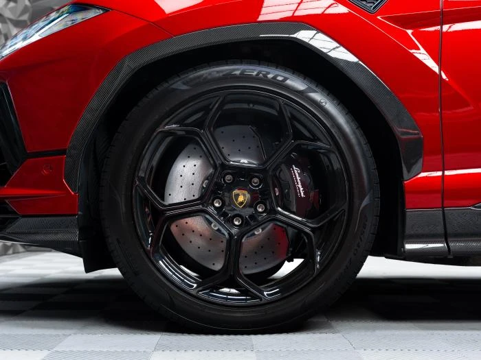 Lamborghini Urus PERFORMANTE* CARBON* B&O 3D* ALCANTARA* 360* ОБДУХ, снимка 5 - Автомобили и джипове - 55196784