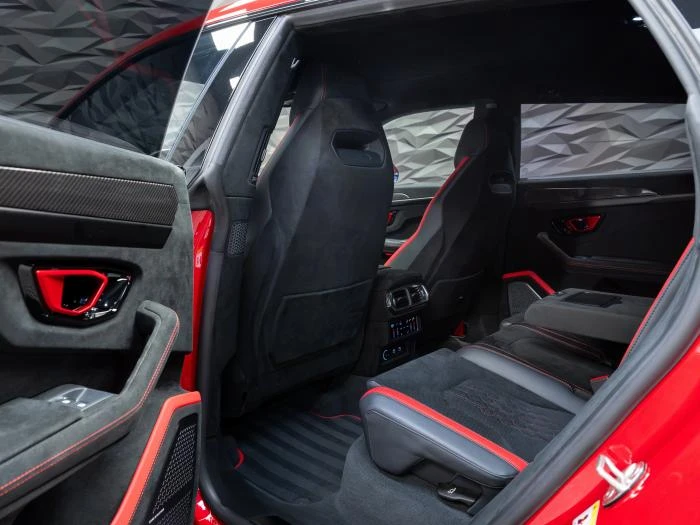 Lamborghini Urus PERFORMANTE* CARBON* B&O 3D* ALCANTARA* 360* ОБДУХ, снимка 11 - Автомобили и джипове - 55196784