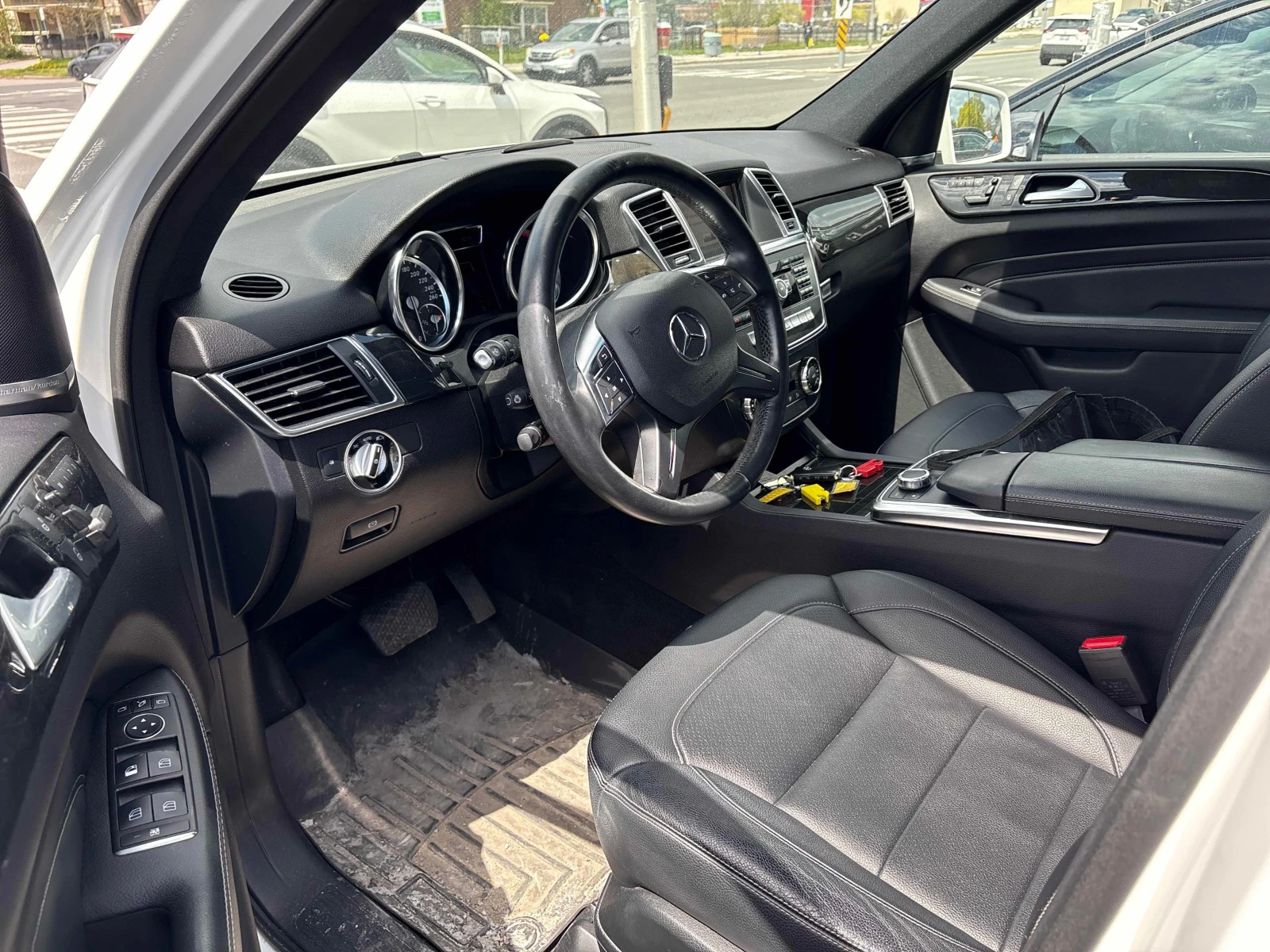 Mercedes-Benz ML 350 D / AMG / 360 CAMERA / CARFAX / , снимка 6 - Автомобили и джипове - 54488235