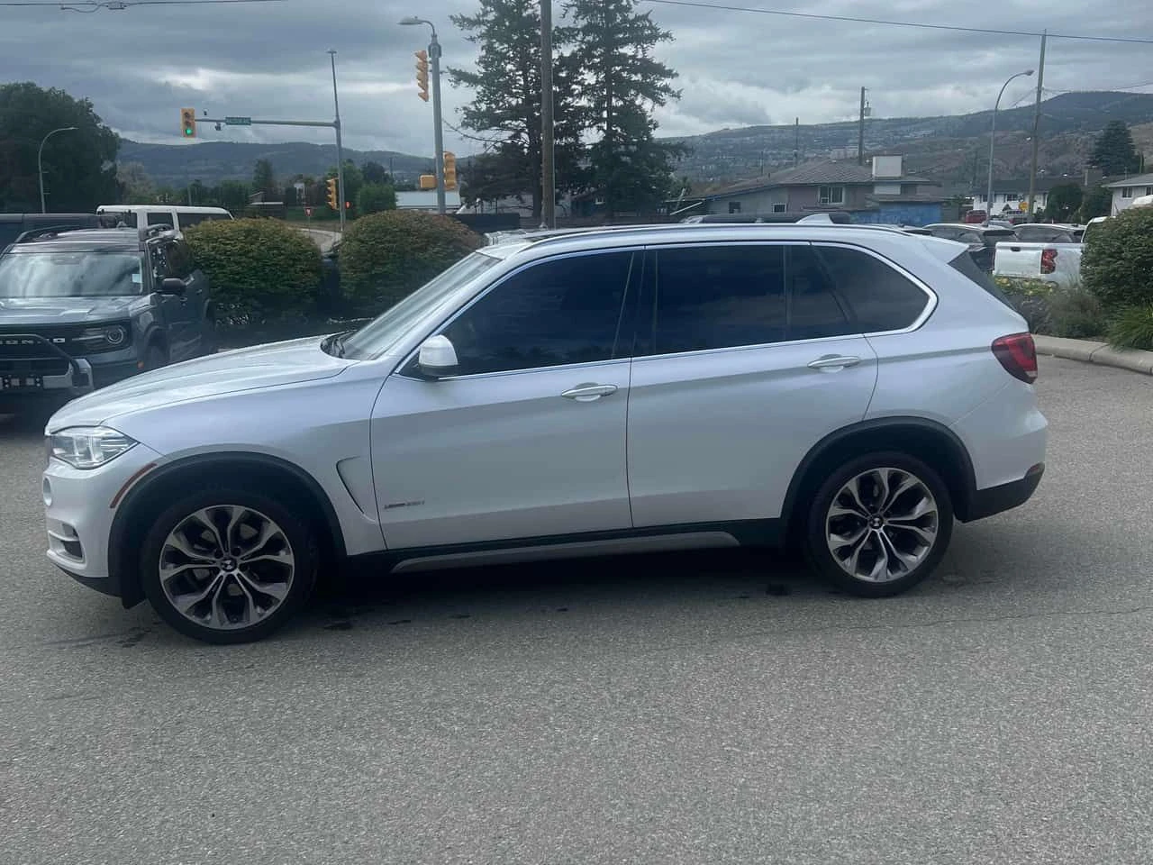 BMW X5 * XDRIVE35I * CARFAX * ПОДГРЕВИ * АВТОКРЕДИТ, снимка 2 - Автомобили и джипове - 54858442