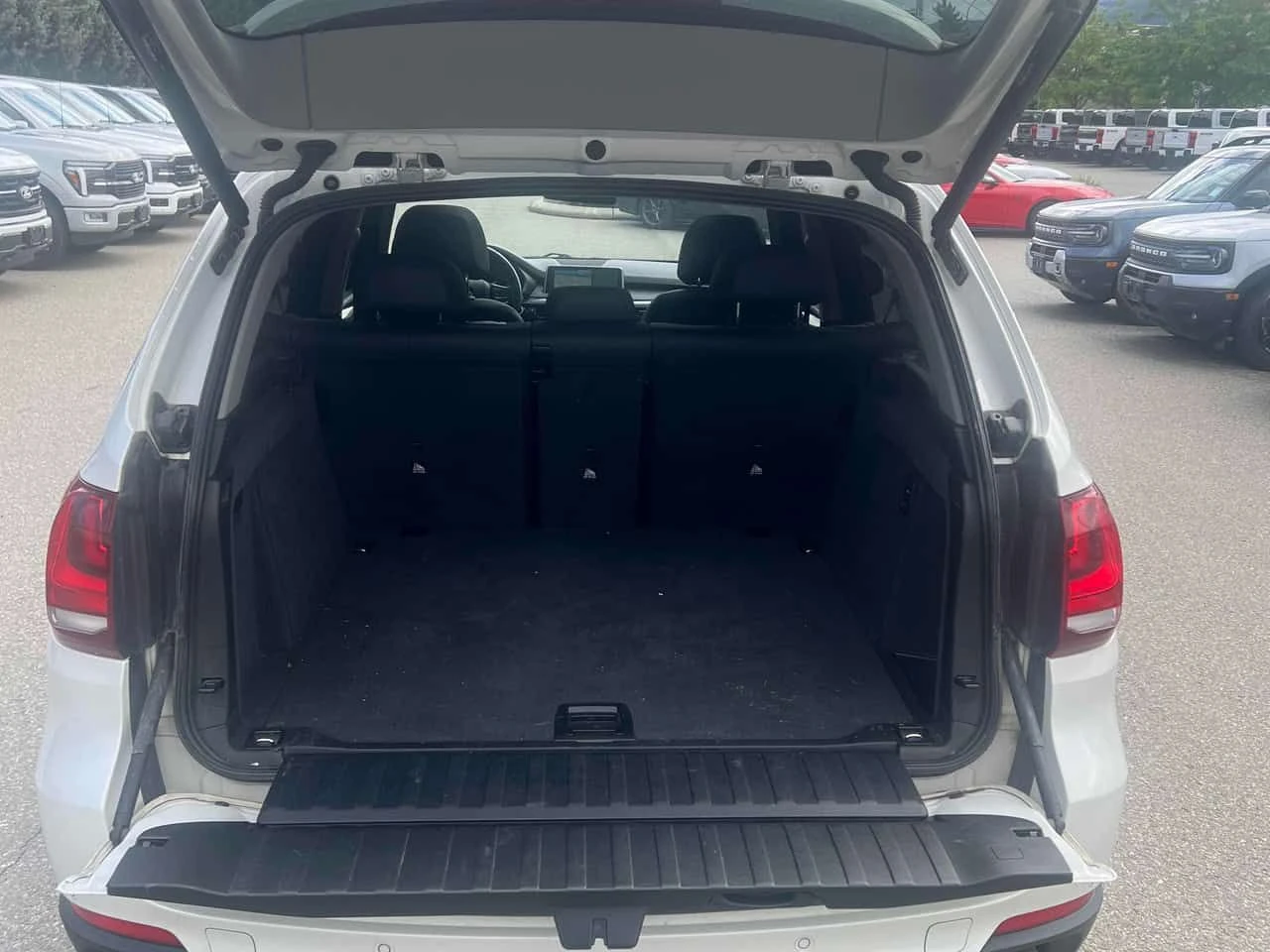 BMW X5 * XDRIVE35I * CARFAX * ПОДГРЕВИ * АВТОКРЕДИТ, снимка 12 - Автомобили и джипове - 54858442