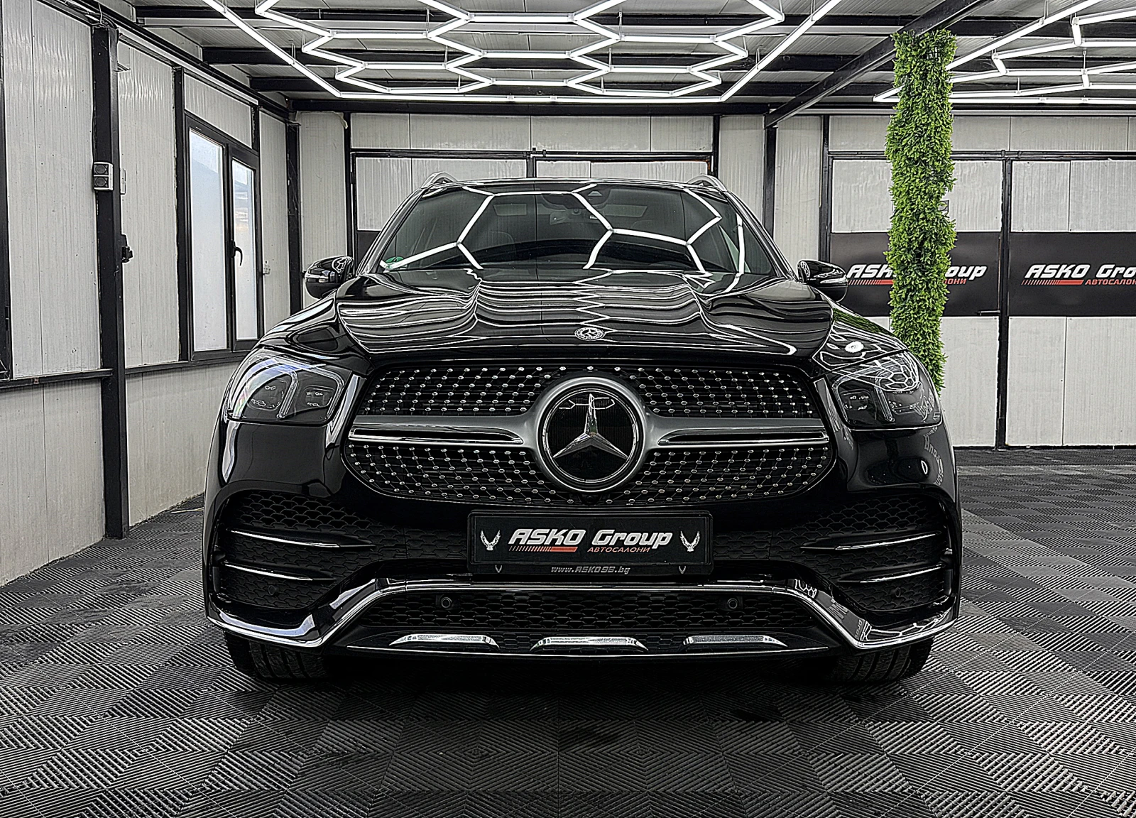 Mercedes-Benz GLE 350 AMG-Line/PANORAMA/GERMANY/СОБСТВЕН ЛИЗИНГ, снимка 2 - Автомобили и джипове - 55260018