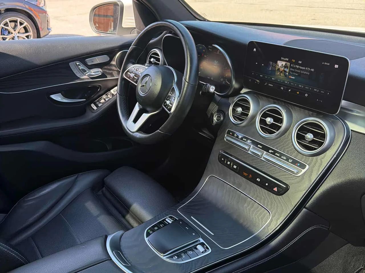 Mercedes-Benz GLC 300 АМГ ПАКЕТ/ДИГ. КИЛОМЕТРАЖ/КЛИП/ФИНАНСИРАНЕ, снимка 13 - Автомобили и джипове - 55566262