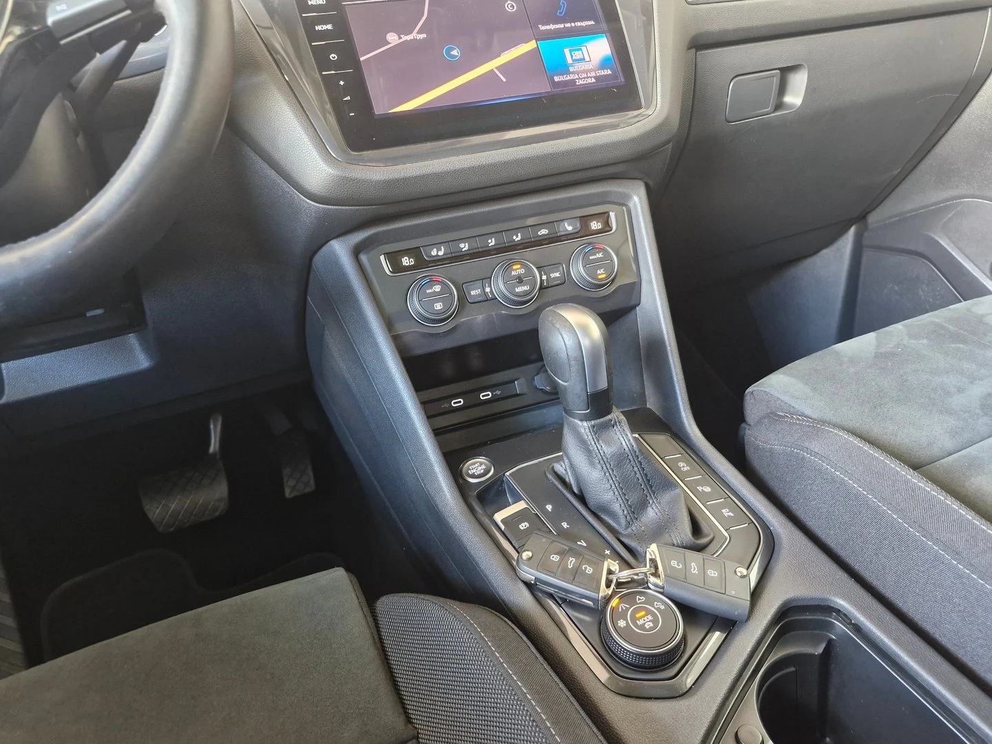 VW Tiguan, снимка 5 - Автомобили и джипове - 56420390