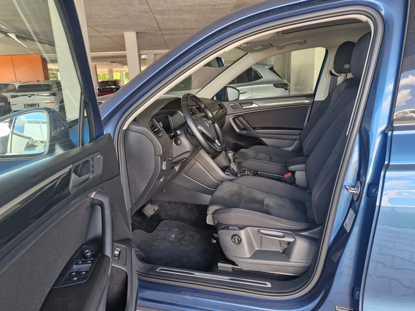 VW Tiguan, снимка 6 - Автомобили и джипове - 56420390