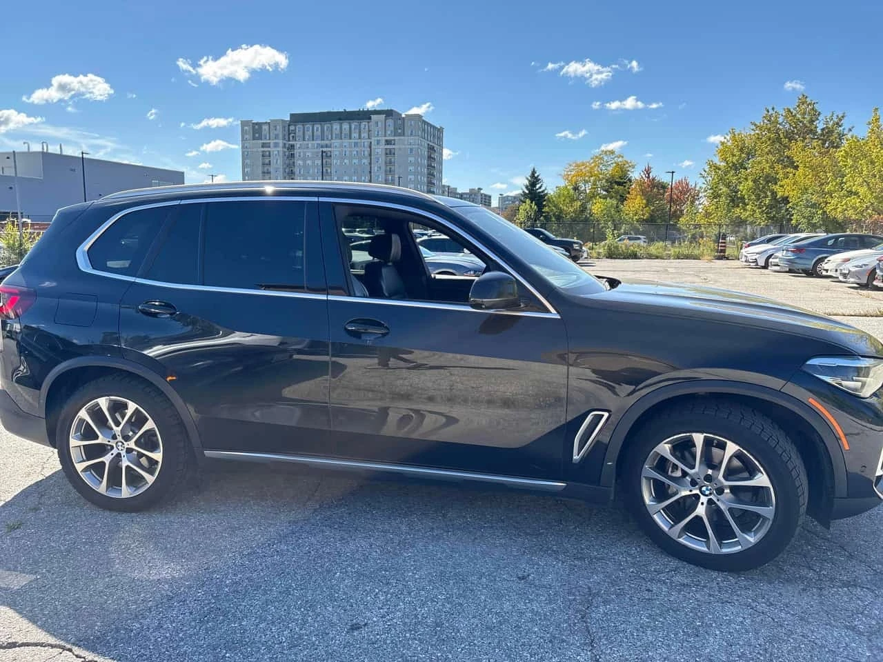 BMW X5 * xDrive40i * НА ВЪЗДУХ* ВАКУУМ* H/K* ОБДУХВАНЕ* , снимка 3 - Автомобили и джипове - 56262413