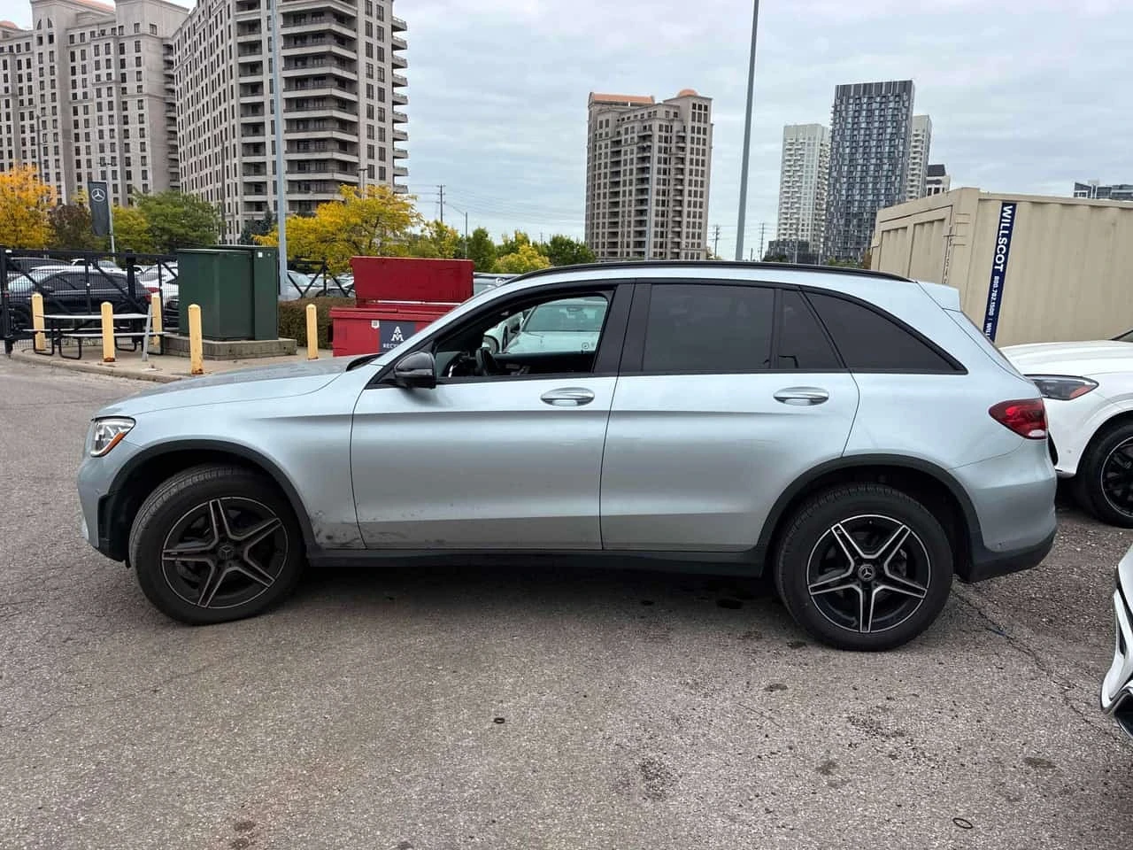 Mercedes-Benz GLC 300 * CARFAX * ОТ ГЛАВНО ПРЕДСТАВИТЕЛСТВО * , снимка 2 - Автомобили и джипове - 56273795