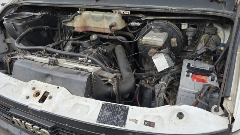 Iveco Daily, снимка 5 - Бусове и автобуси - 52796912