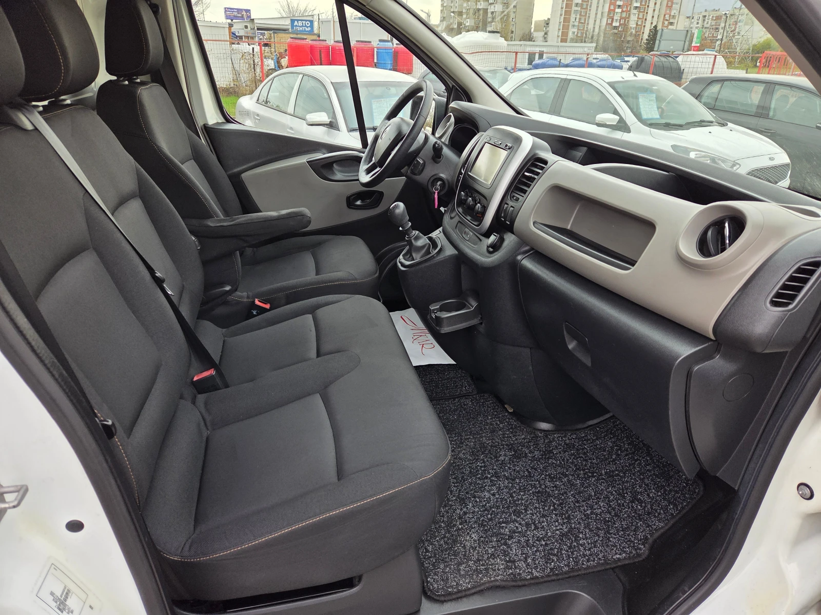 Renault Trafic 1.6dci - изображение 9