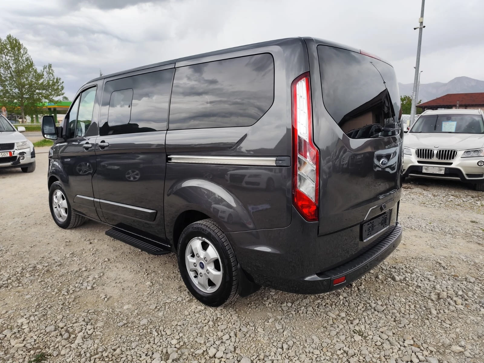 Ford Tourneo CUSTOM 2.0 дизел Италия, снимка 10 - Бусове и автобуси - 54484094