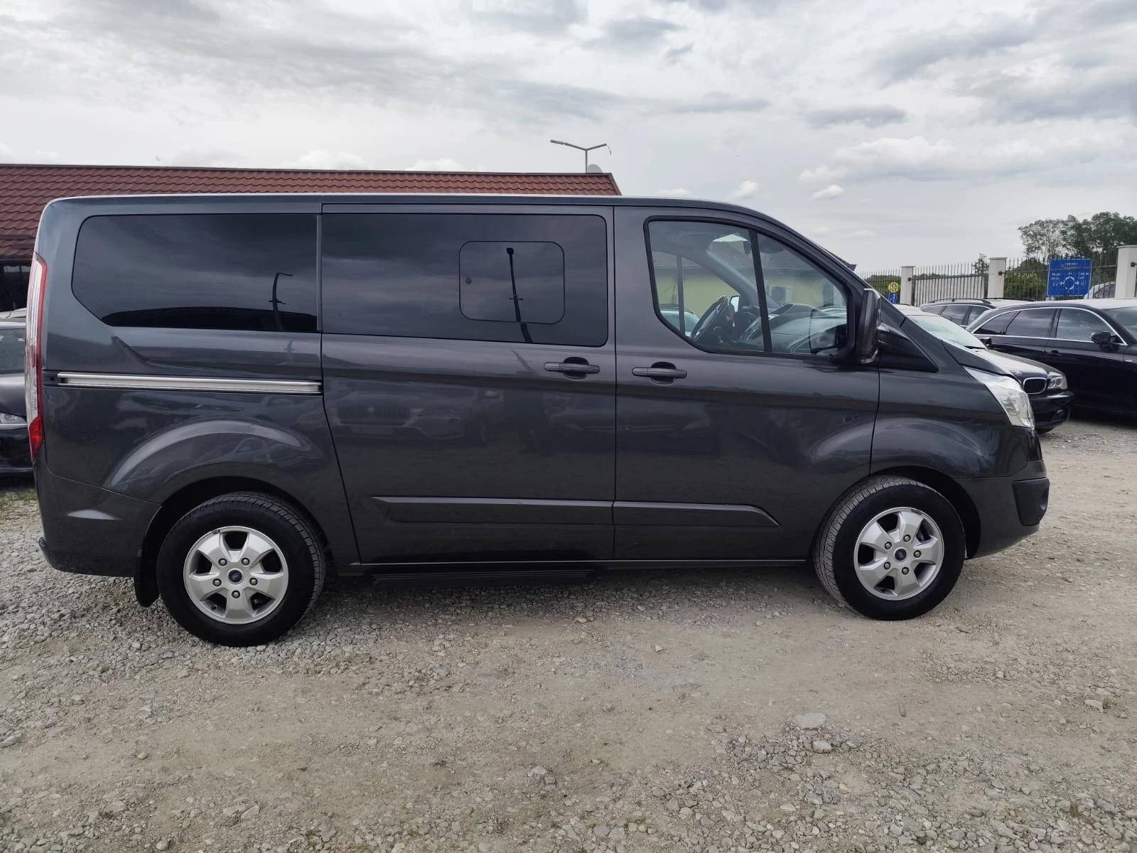 Ford Tourneo CUSTOM 2.0 дизел Италия, снимка 4 - Бусове и автобуси - 54484094