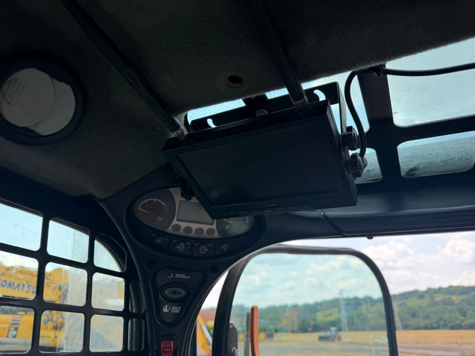 Мини челни товарачи Bobcat T870 HF ЛИЗИНГ, снимка 13 - Индустриална техника - 54220367