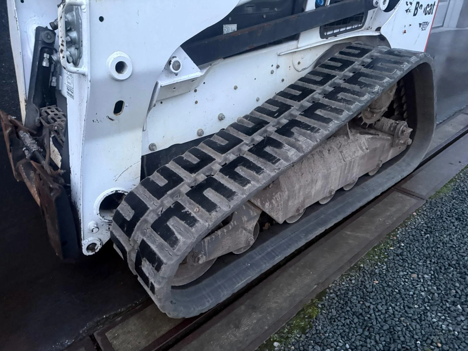 Мини челни товарачи Bobcat T870 HF ЛИЗИНГ, снимка 6 - Индустриална техника - 54220367