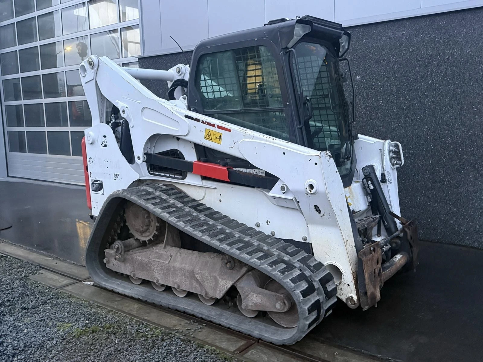 Мини челни товарачи Bobcat T870 HF ЛИЗИНГ