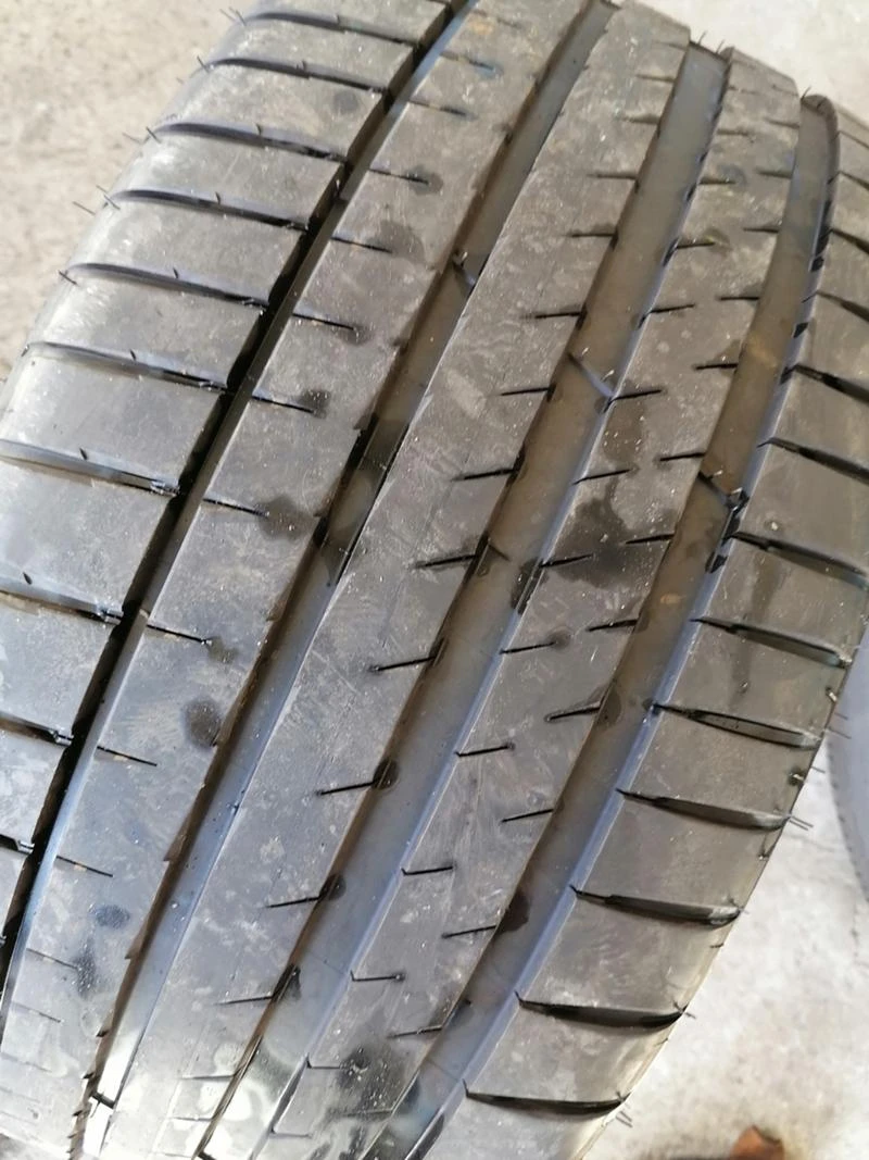 Гуми Летни 275/35R19, снимка 4 - Гуми и джанти - 29600317