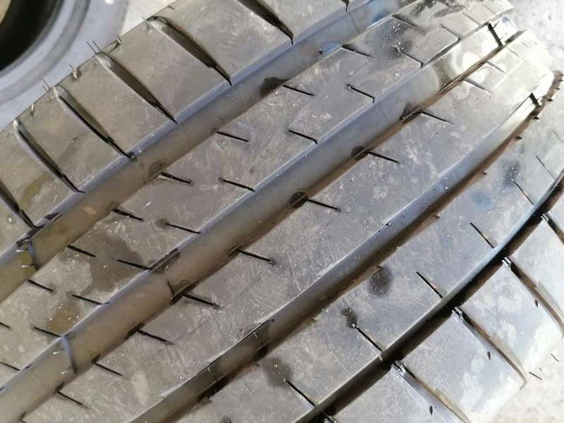 Гуми Летни 275/35R19, снимка 5 - Гуми и джанти - 29600317