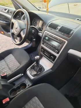 Skoda Octavia 1.6 Mpi, снимка 8