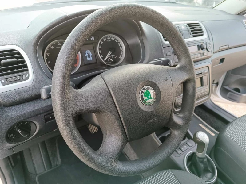 Skoda Roomster Scout 1.4i-86k.c., снимка 11 - Автомобили и джипове - 52696154