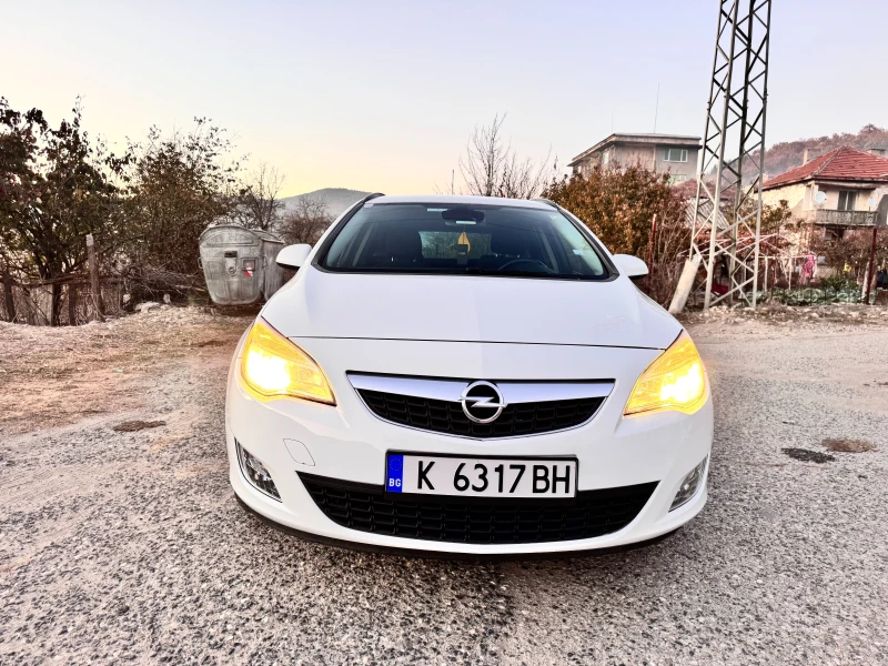 Opel Astra 1.7 ТDI, снимка 1 - Автомобили и джипове - 47884609