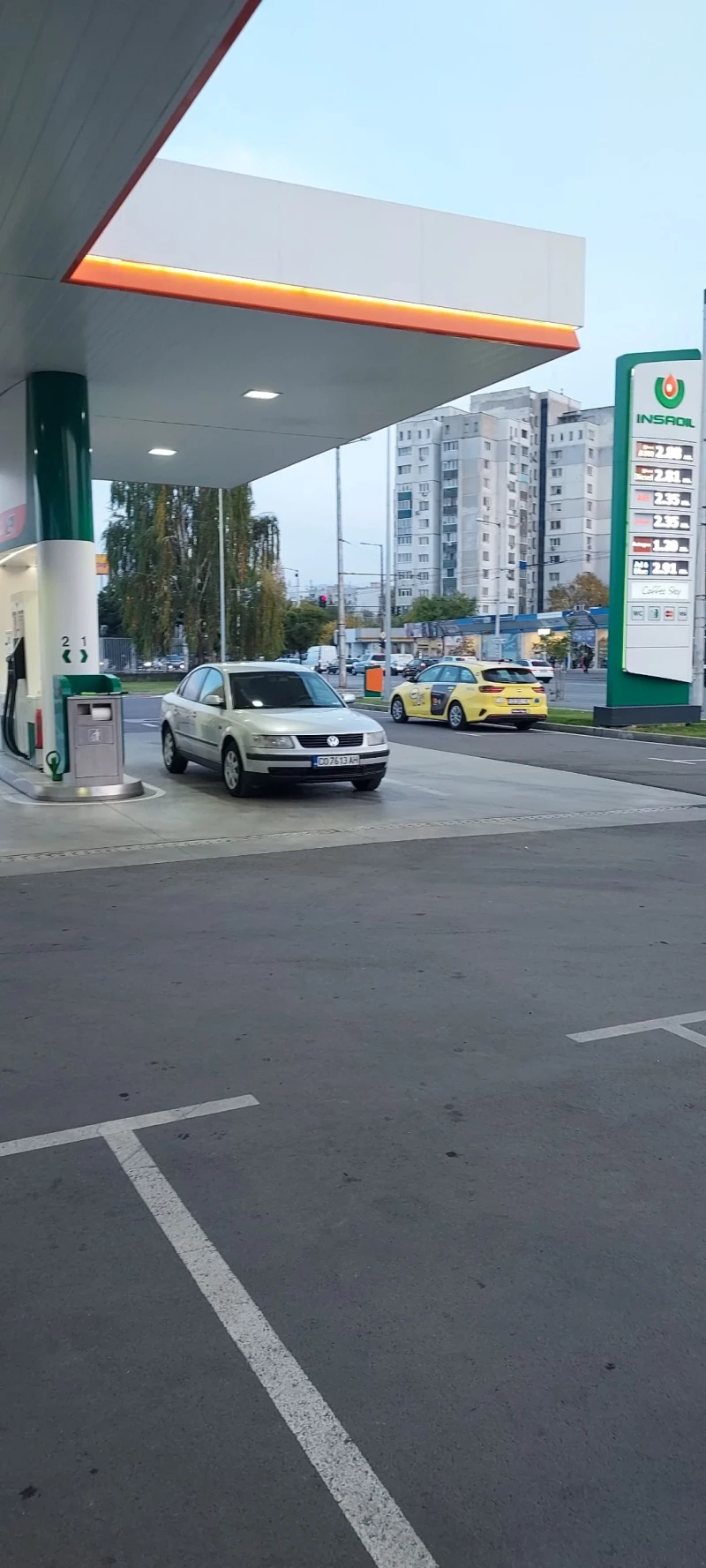 VW Passat 1.9 TDI, снимка 9 - Автомобили и джипове - 48072275