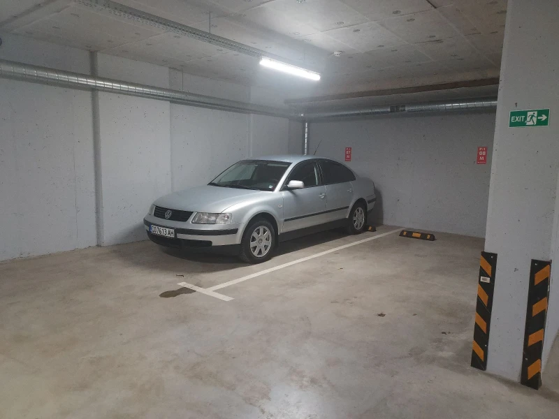 VW Passat 1.9 TDI, снимка 1 - Автомобили и джипове - 48072275