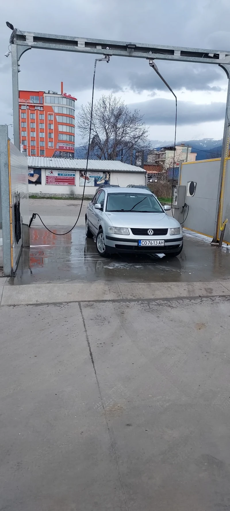 VW Passat 1.9 TDI, снимка 4 - Автомобили и джипове - 48072275