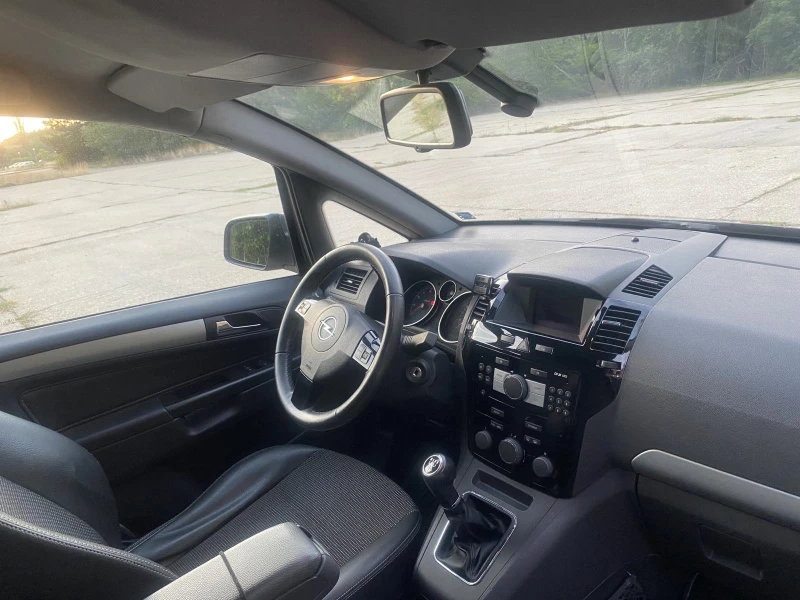 Opel Zafira 1.8 Фабрична газова уредба, снимка 10 - Автомобили и джипове - 52381826
