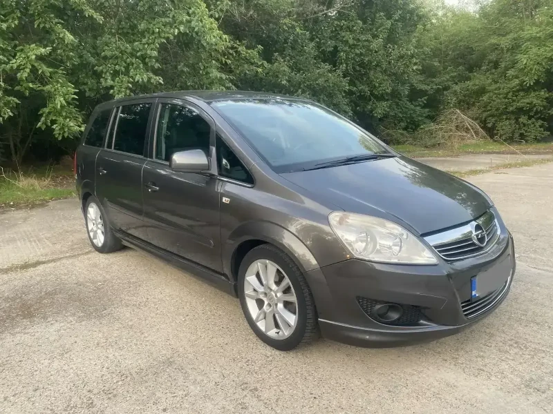 Opel Zafira 1.8 Фабрична газова уредба, снимка 2 - Автомобили и джипове - 52381826