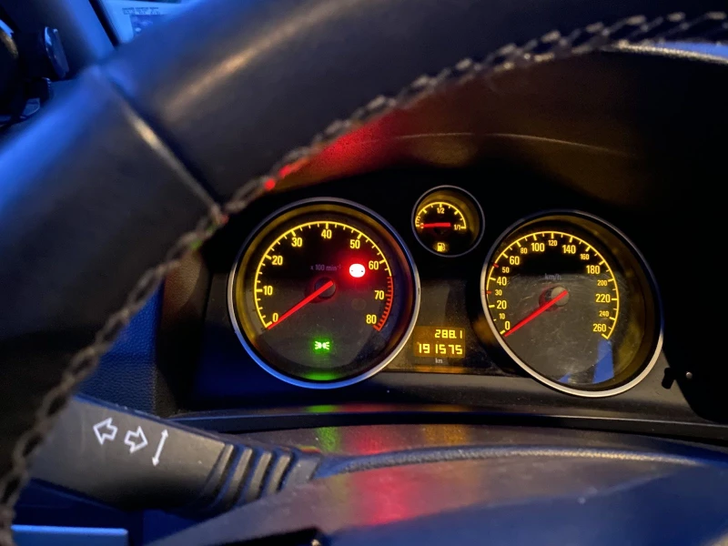 Opel Zafira 1.8 Фабрична газова уредба, снимка 8 - Автомобили и джипове - 52381826