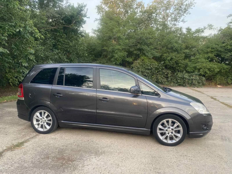 Opel Zafira 1.8 Фабрична газова уредба, снимка 5 - Автомобили и джипове - 52381826