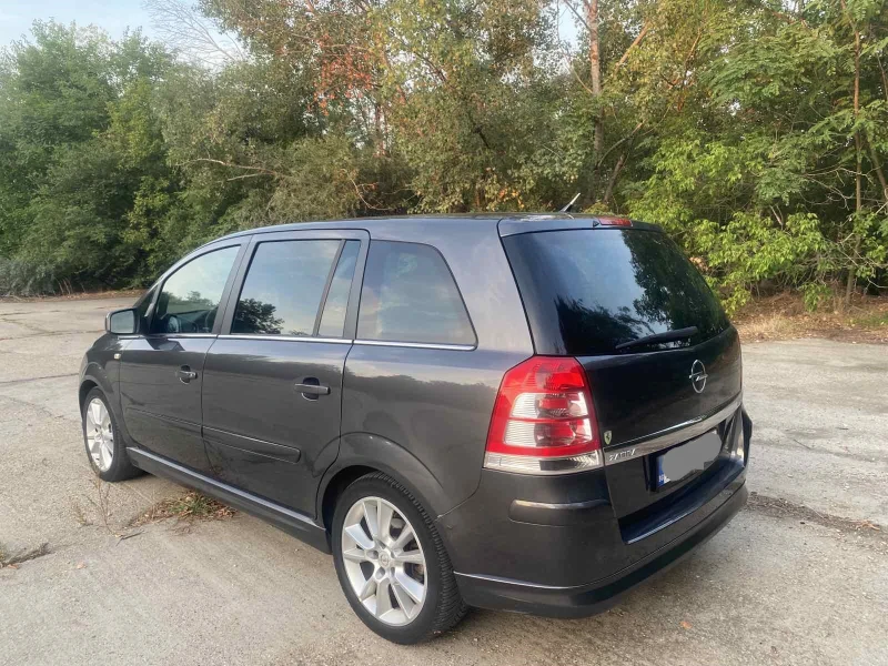 Opel Zafira 1.8 Фабрична газова уредба, снимка 4 - Автомобили и джипове - 52381826