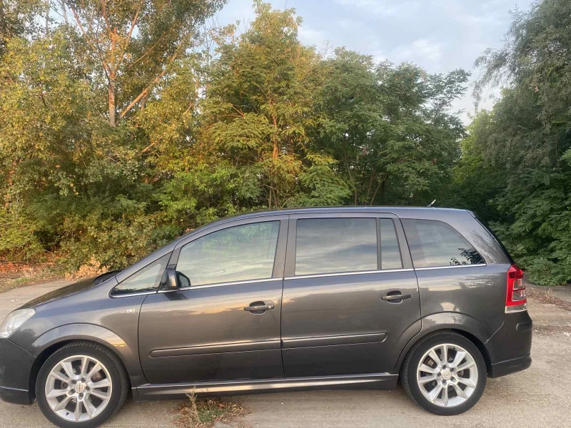 Opel Zafira 1.8 Фабрична газова уредба, снимка 6 - Автомобили и джипове - 52381826