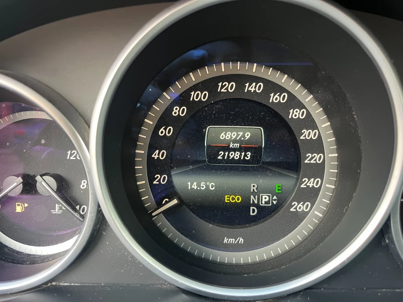 Mercedes-Benz E 200, снимка 11 - Автомобили и джипове - 52427218