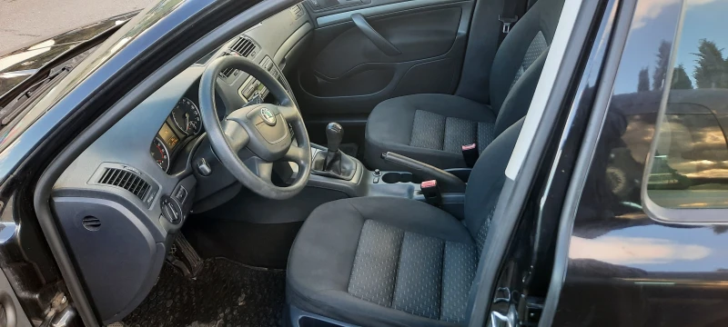 Skoda Octavia Mk2 Facelift/2.0 TDI Common Rail/Euro5, снимка 6 - Автомобили и джипове - 52588430