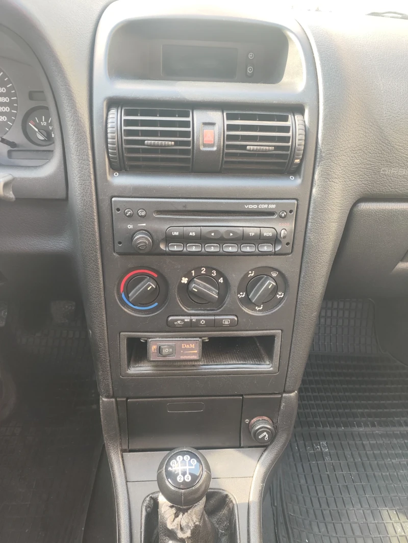Opel Astra 1.6i, снимка 12 - Автомобили и джипове - 53145219