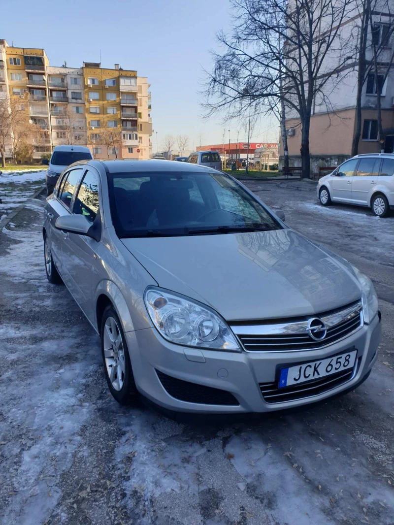Opel Astra 1.7 CDTI, снимка 2 - Автомобили и джипове - 53156939