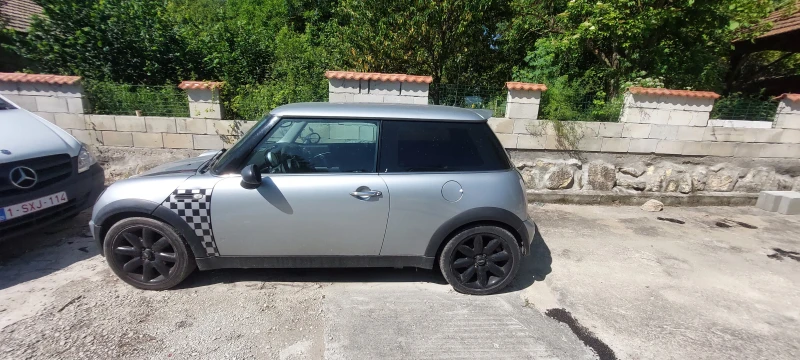 Mini Cooper 1.6I  90k.c, снимка 9 - Автомобили и джипове - 53421149