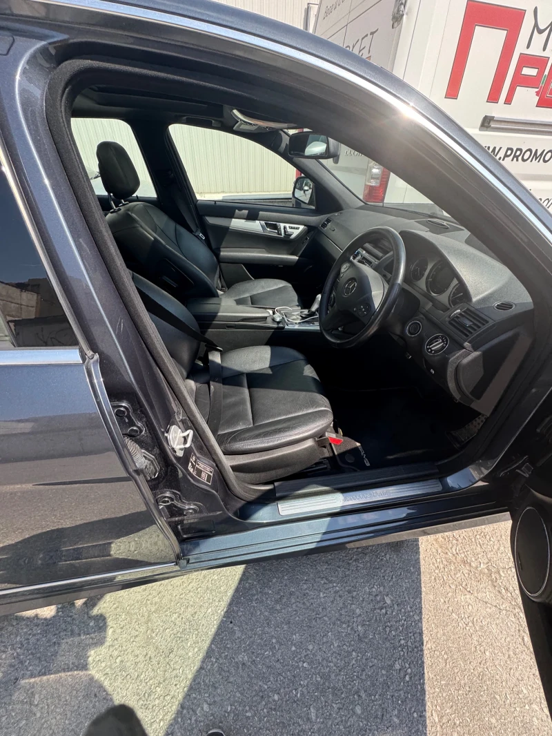 Mercedes-Benz C 320, снимка 5 - Автомобили и джипове - 53445180