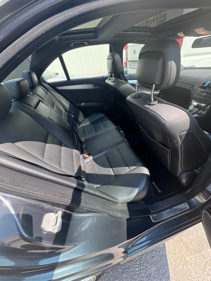 Mercedes-Benz C 320, снимка 6 - Автомобили и джипове - 53445180