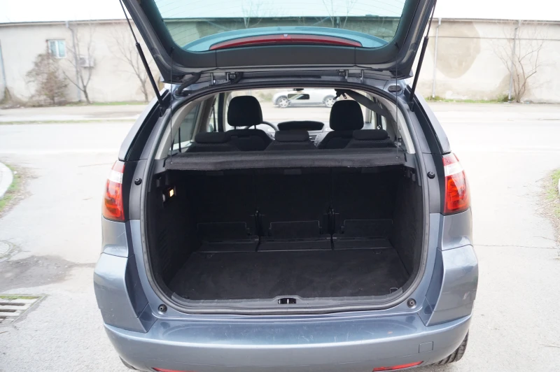 Citroen C4 Picasso 1.6d 109к.с., снимка 12 - Автомобили и джипове - 53446759
